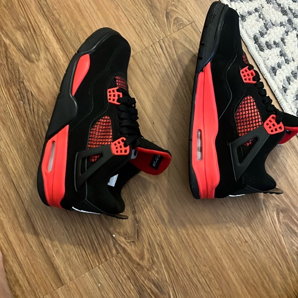 Jordan Black and Red Shoes - Picture 4 of 4
